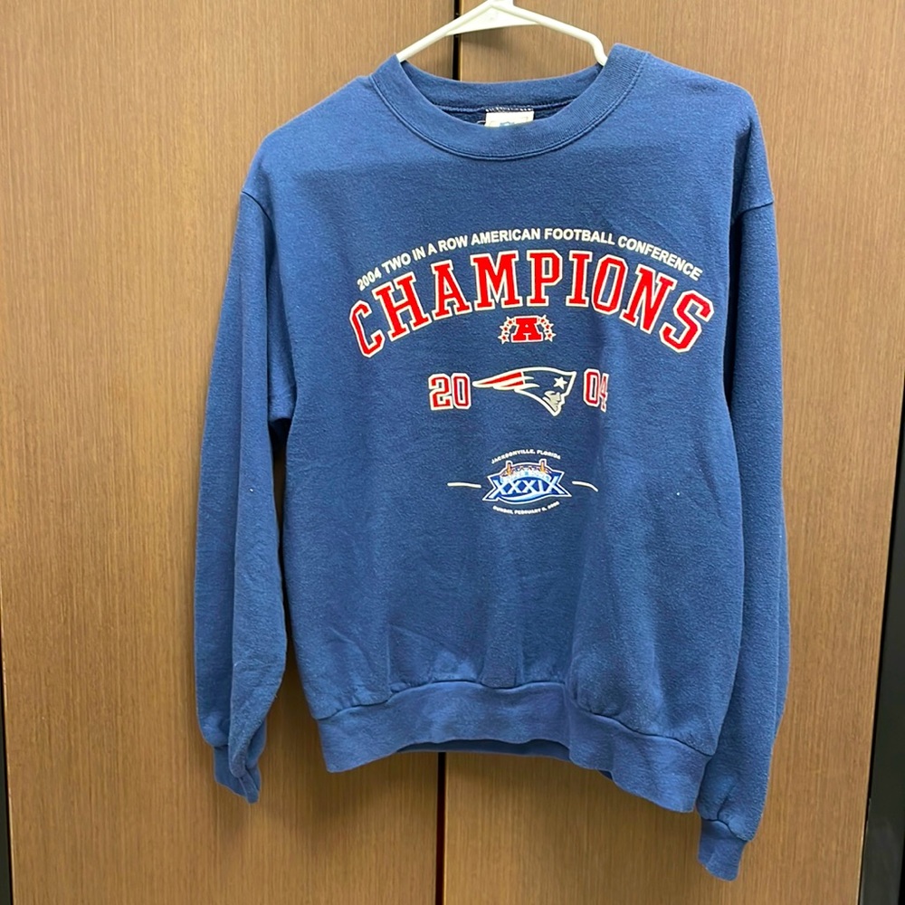 Women’s vintage NFL New England Patriots Champion crew neck